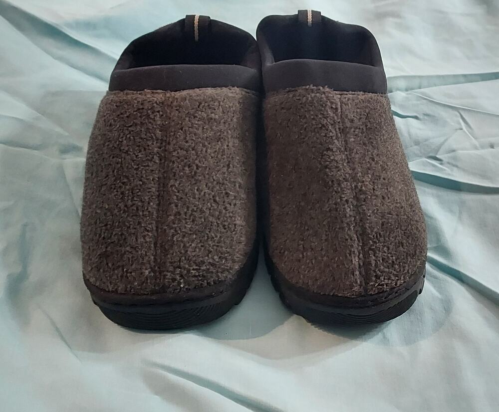 Unisex Black Clog Slides House Slipper Size Small (5 - 6)
